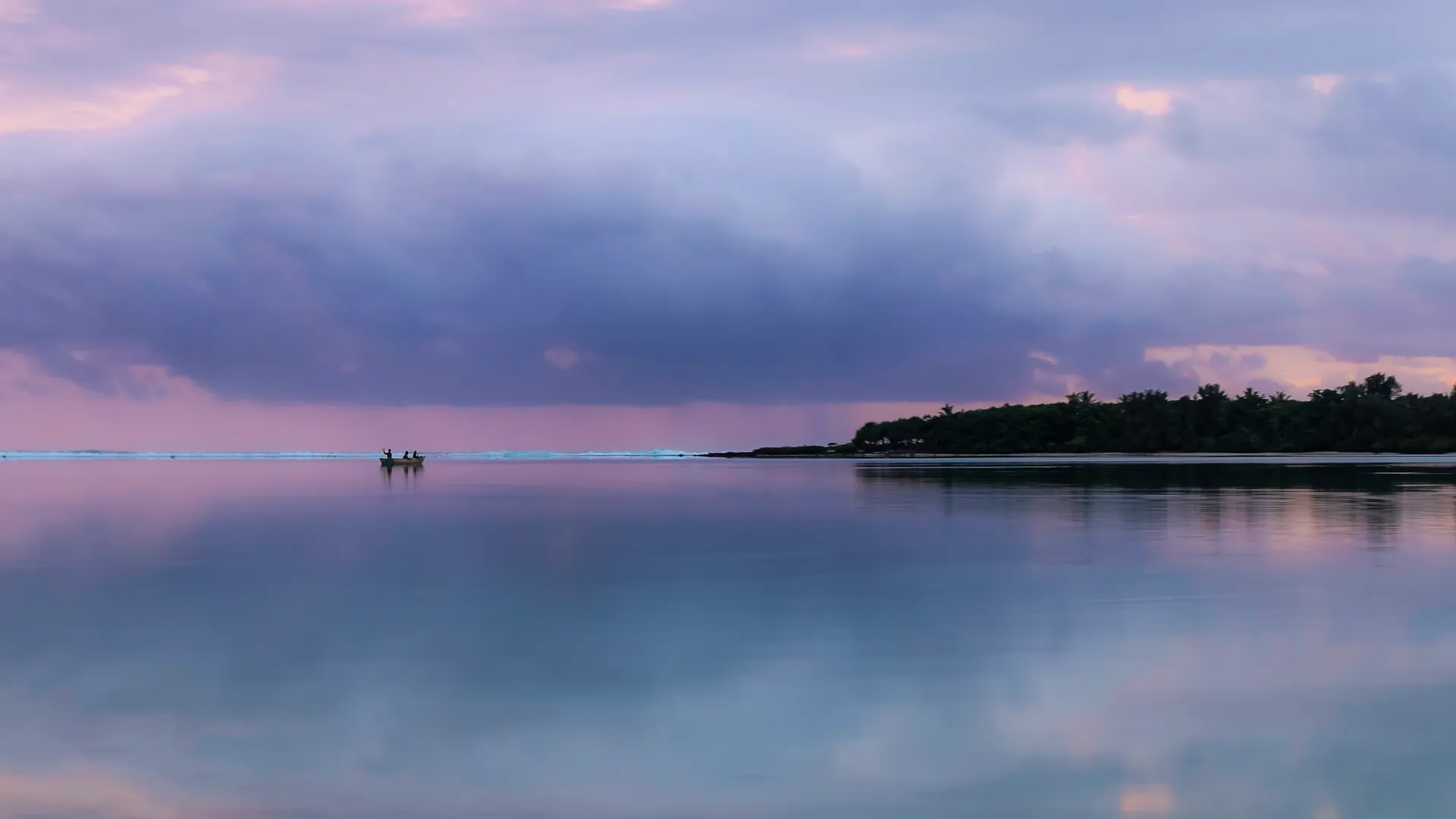 Pacific Ocean sunset at Nawesa Resort Vanuatu